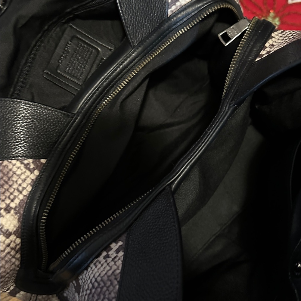 Coach Lexi Snake Embossed Leather Shoulder Bag. Limited edition. Beautiful - Picture 6 of 12